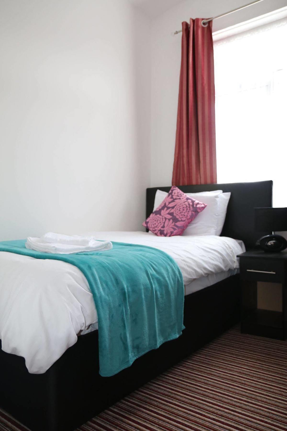 Metro House Star Accommodation لندن المظهر الخارجي الصورة